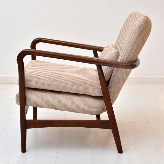 CN Design Lounge Chair